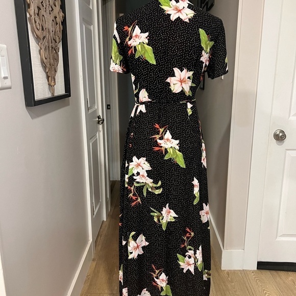 LULU’S tropical print maxi dress in black - Picture 8 of 14